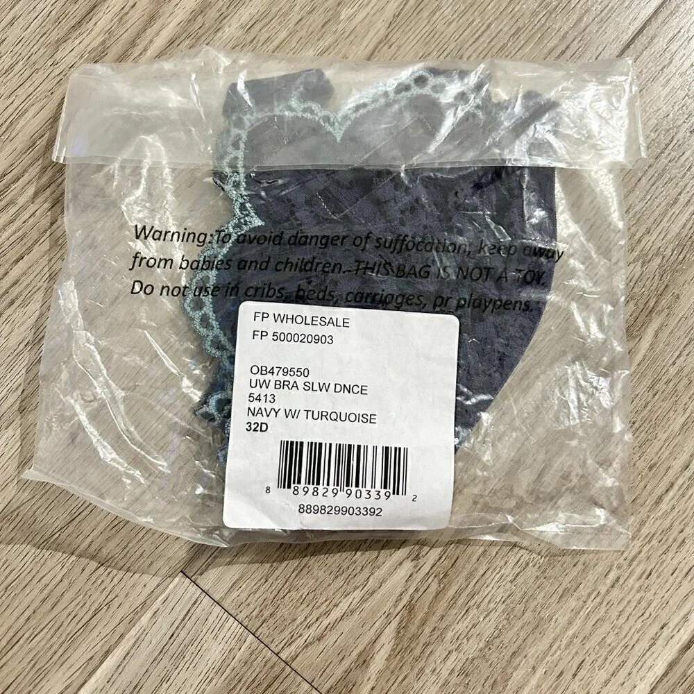 Free People Slow Dance Underwire Bra in Deep Navy Size 32D NWT